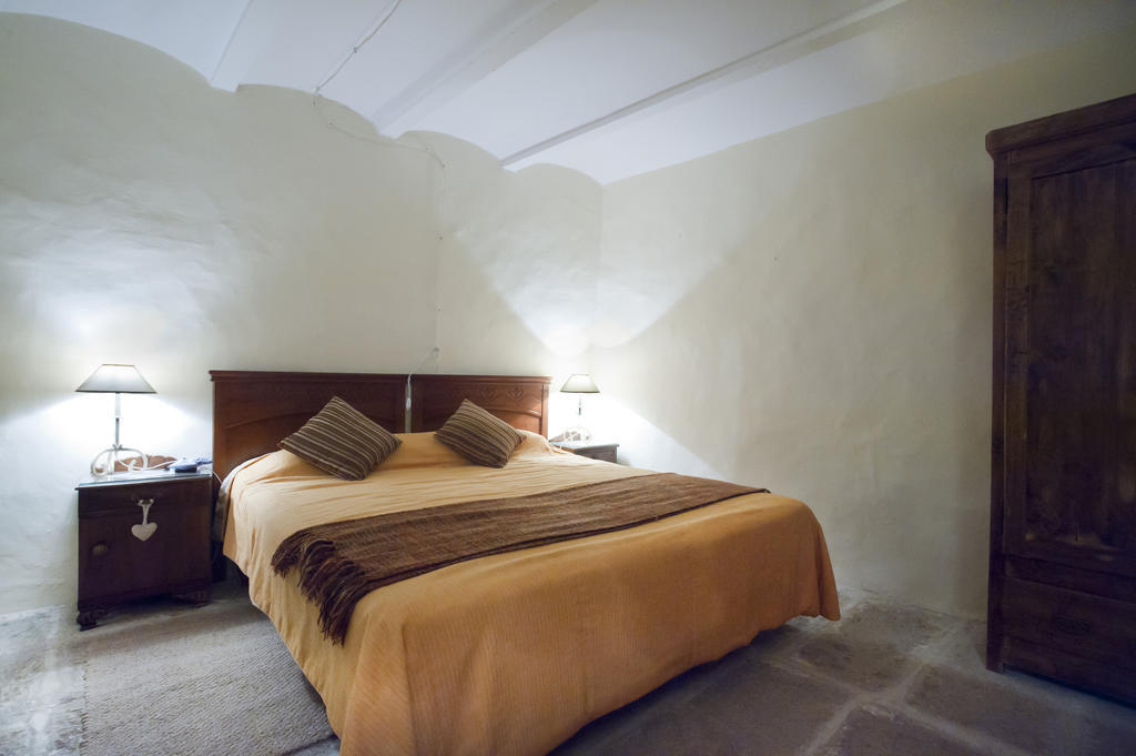 Vila Mil Estrelles Cornellá de Terri Pokoj fotografie