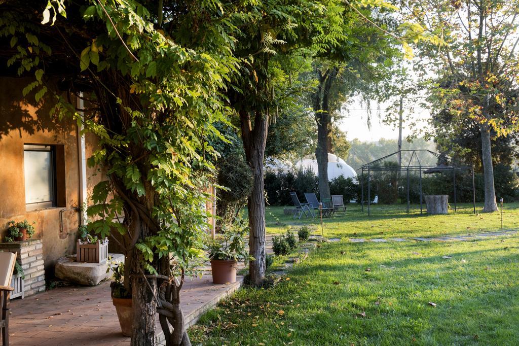 Vila Mil Estrelles Cornellá de Terri Exteriér fotografie